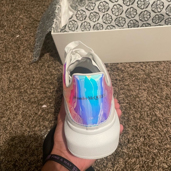Alexander Mcqueens " White Iridescent " - Picture 10 of 12
